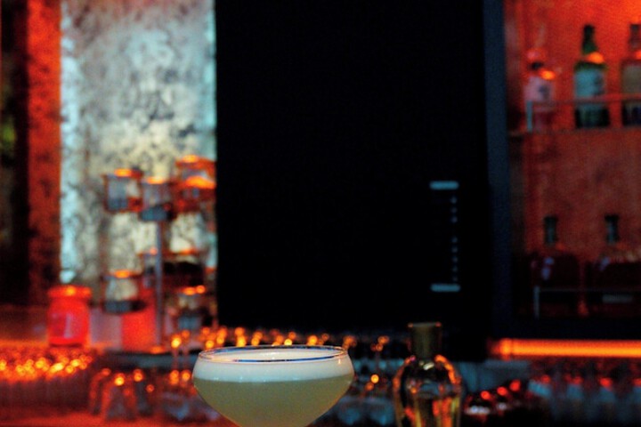 Lounge 107 of 135