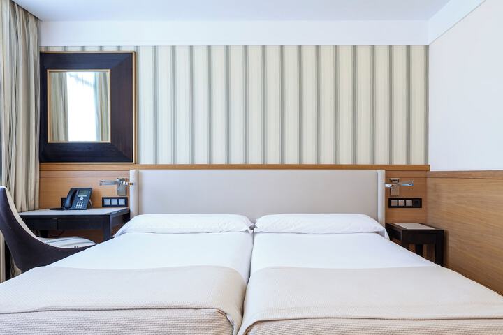Room 11 of 65