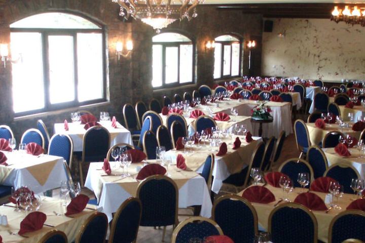 Dining 3 of 9