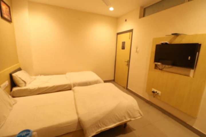Room 25 of 60