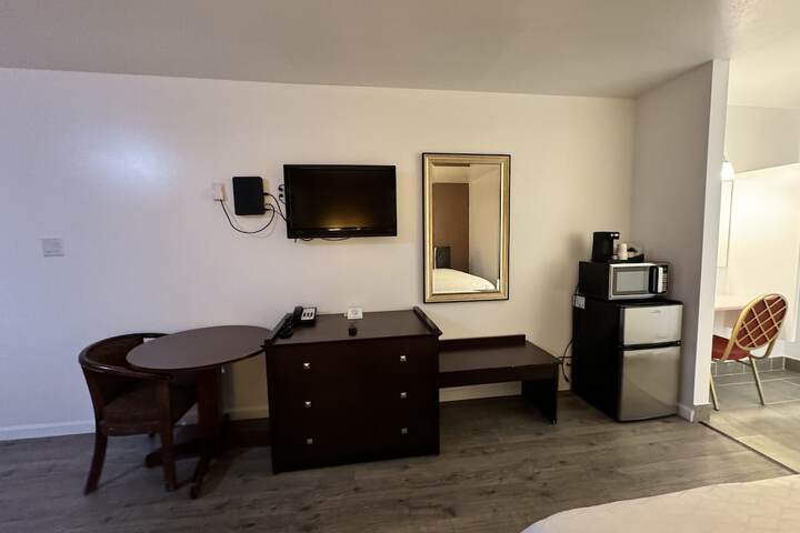 Room 5 of 19