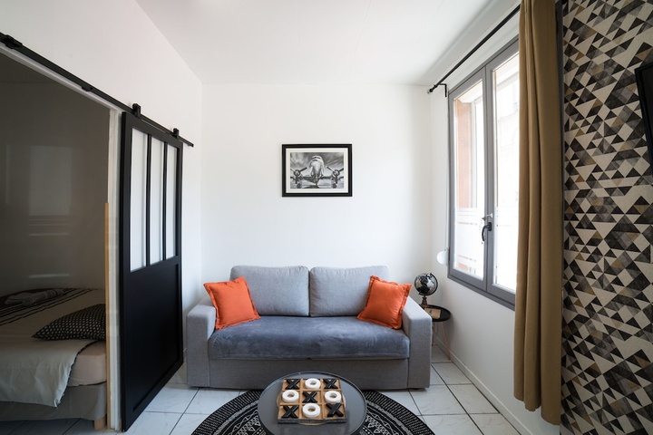 Room 5 of 17