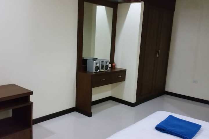 Room 17 of 46