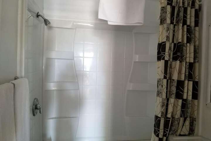Room 18 of 28