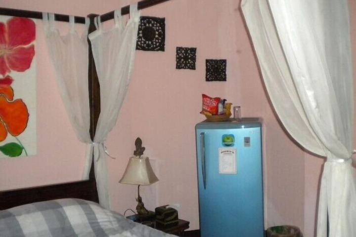 Room 5 of 12