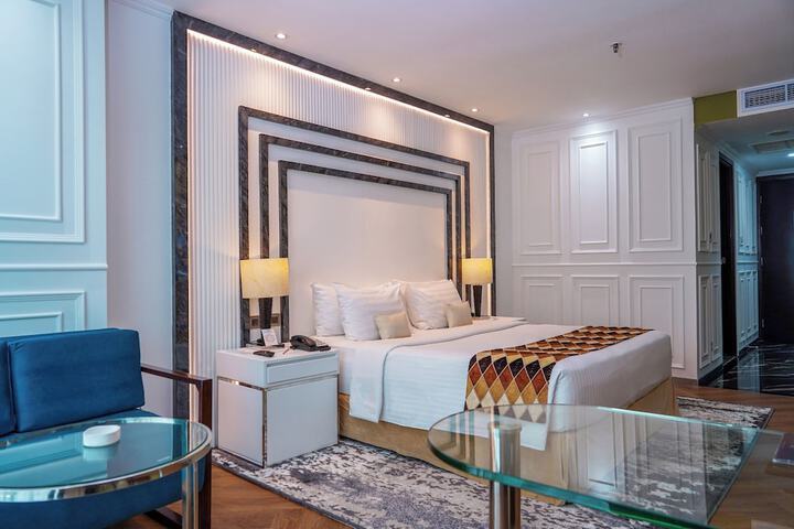 Room 25 of 65
