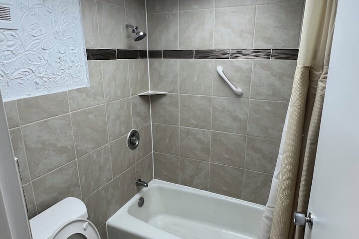 Room 12 of 16