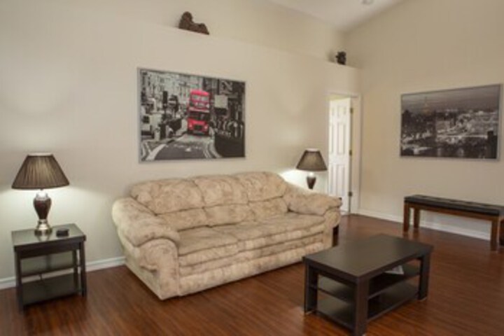 Room 6 of 19