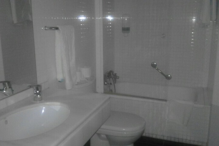 Room 8 of 22