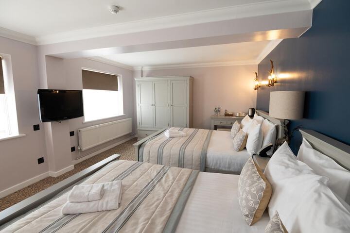 Room 4 of 71