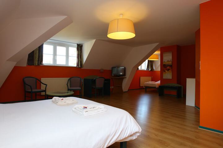 Room 4 of 22