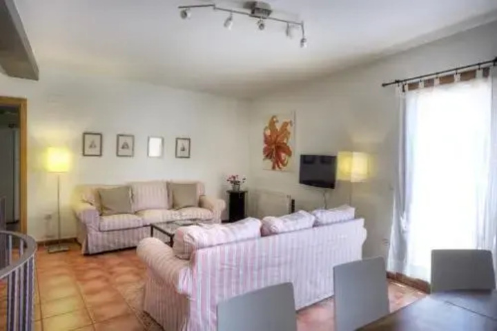 Room 4 of 11