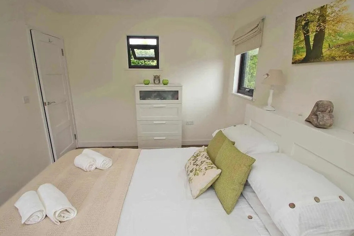 Room 5 of 13