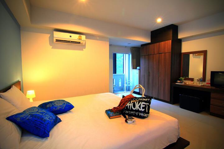 Room 6 of 27
