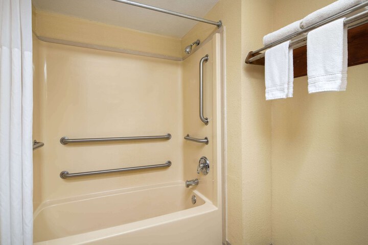 Room 15 of 15