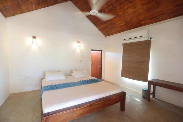 Room 2 of 23