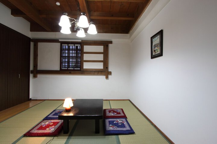 Room 10 of 50