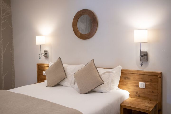 Room 2 of 96