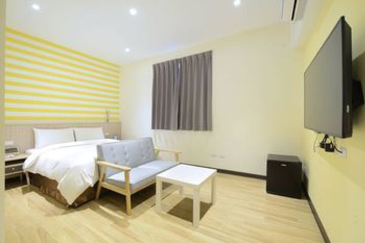 Room 33 of 37