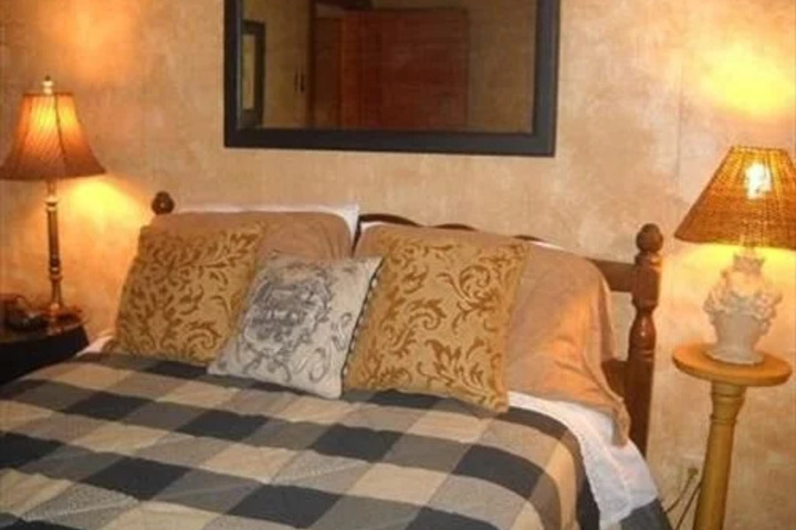 Room 2 of 4