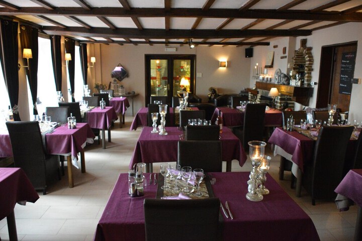 Dining 43 of 62