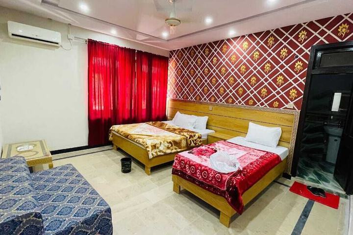 Room 4 of 14