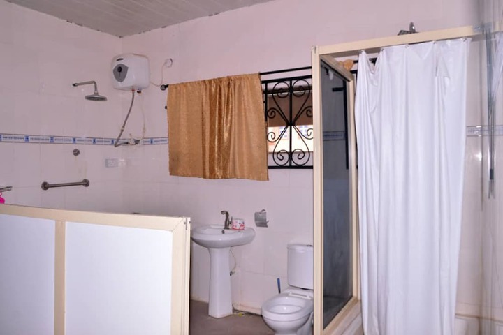 Room 13 of 18