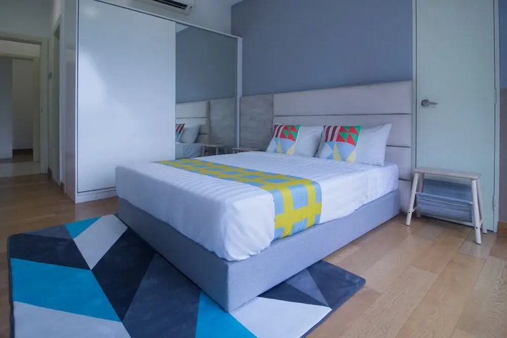 Room 2 of 19