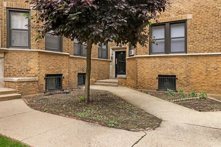 Image of 1BR Apt with Modern Elegance in Boystown