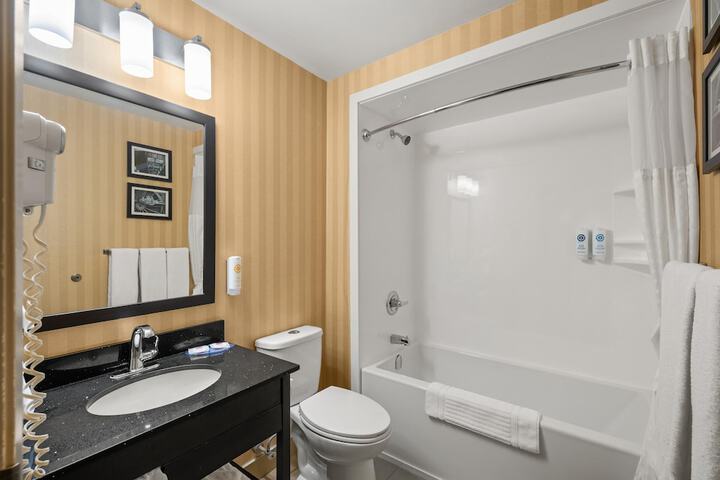 Room 27 of 60