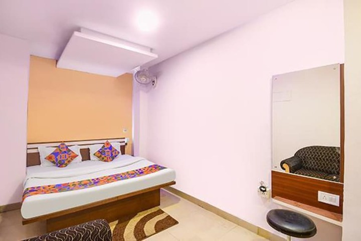 Room 17 of 30