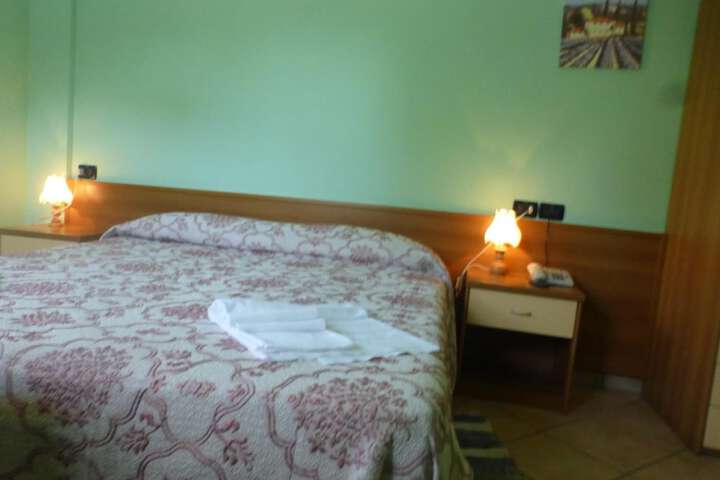 Room 12 of 52