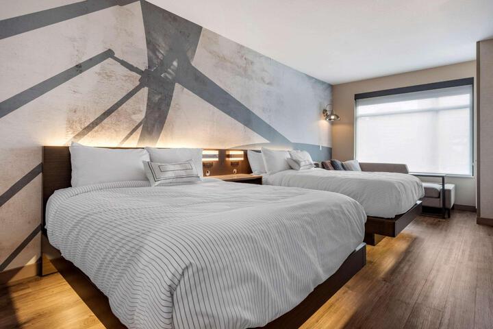 2 Queen Beds (3 of 11)