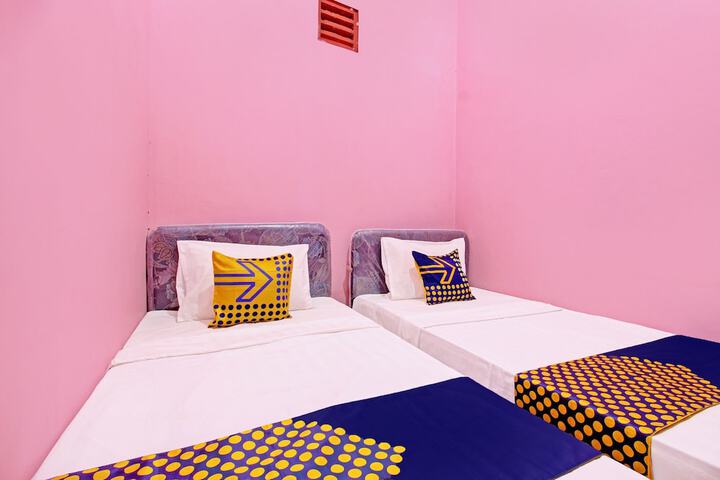 Room 17 of 33
