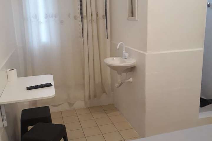 Room 7 of 16
