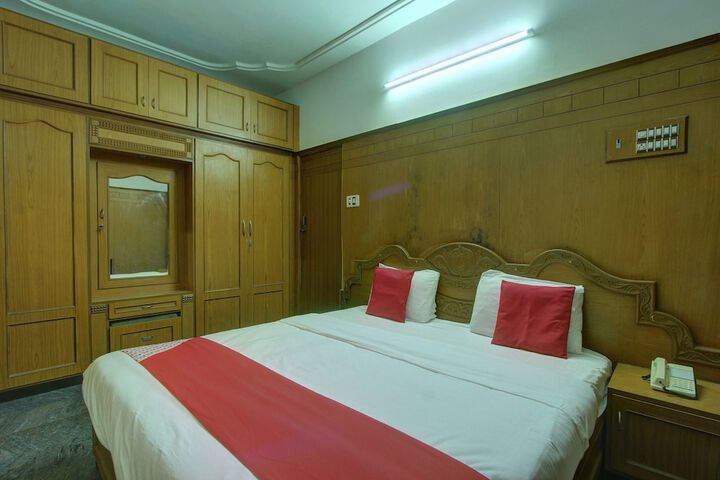 Room 8 of 25
