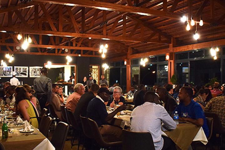 Dining 3 of 29