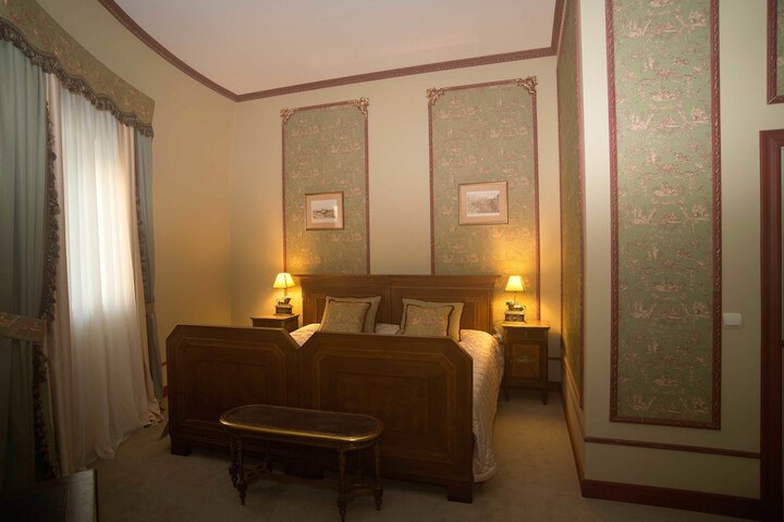 Room 22 of 34