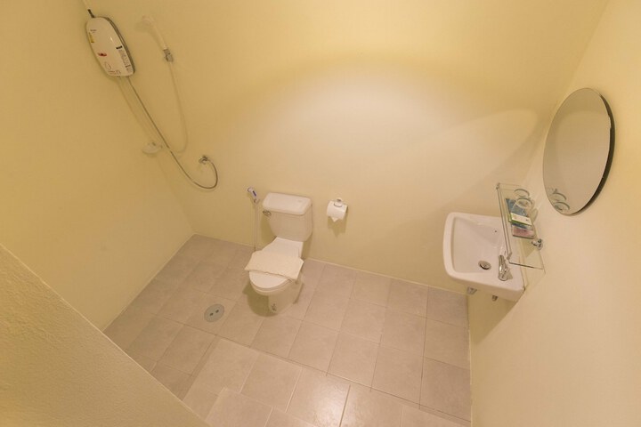 Room 32 of 58