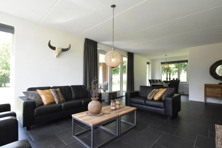 Beautiful Holiday Home With Attractive Interior and Large Sunny Garden