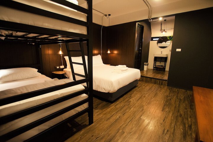 Room 6 of 52