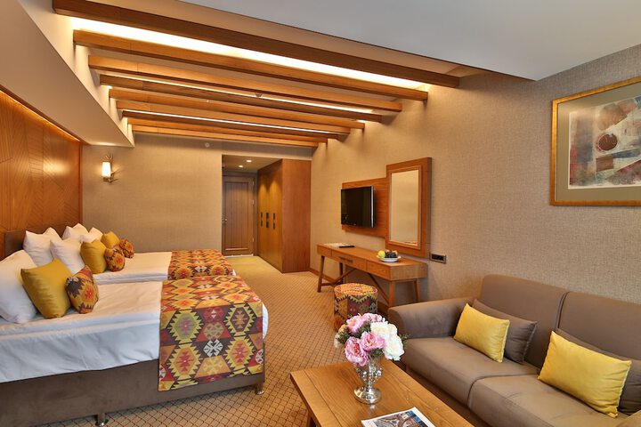 Room 28 of 130