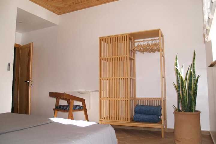 Room 8 of 89
