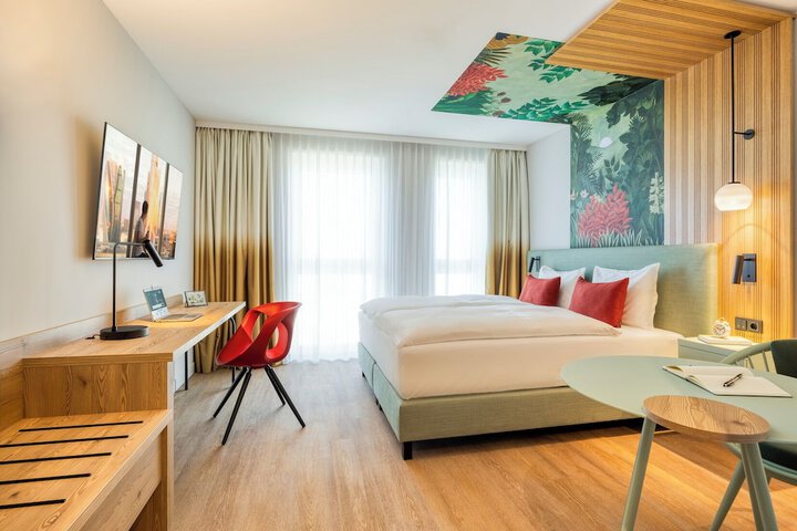 Room 33 of 53