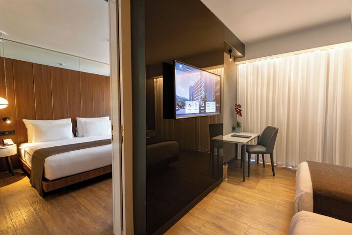 Room 36 of 104