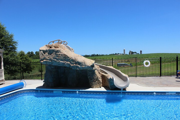 Pool 52 of 69