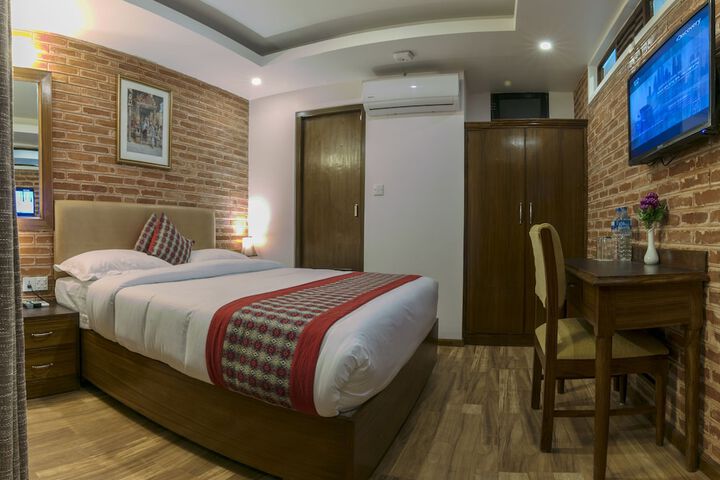 Room 8 of 29