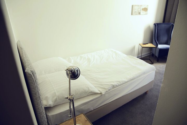 Room 4 of 43