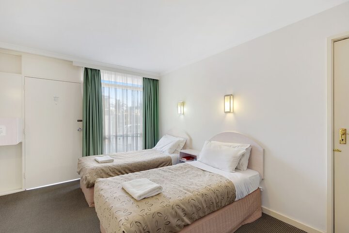 Room 28 of 52