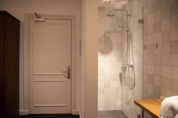 Room 12 of 20